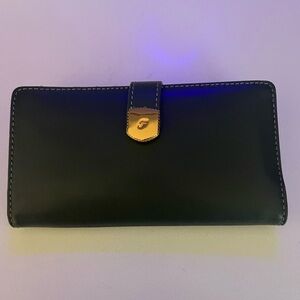 Green Leather Fossil Wallet with Gold Accent